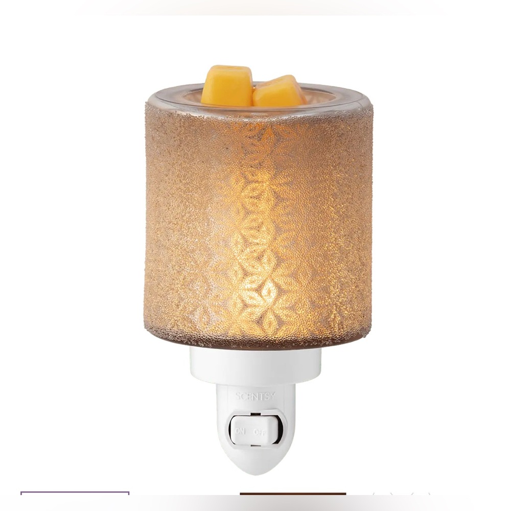 Scentsy Etched Core Gold Mini Warmer - Picture 3 of 3